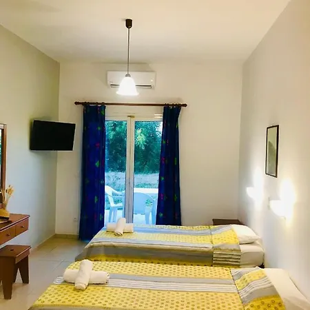 Guest house In Studio - Studio In Banos With Shared Swimming Pool Roda (Corfu)