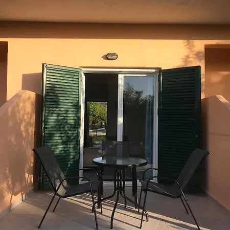 In Studio - Studio In Banos With Shared Swimming Pool * Roda (Corfu)