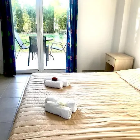 In Banos With Shared Swimming Pool Apartamento Rodas